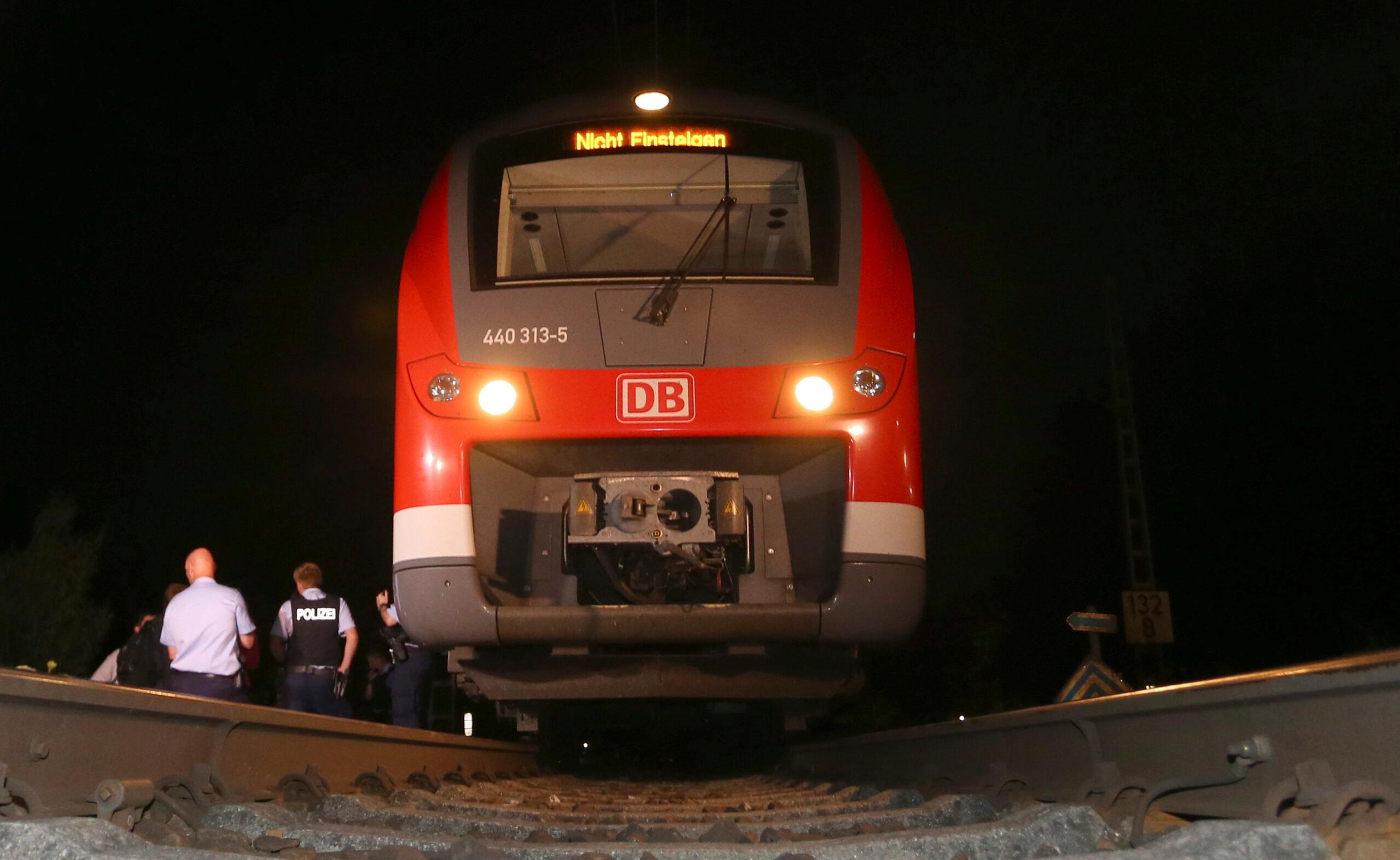 Tres heridos graves tras ataque con un hacha en tren de Alemania