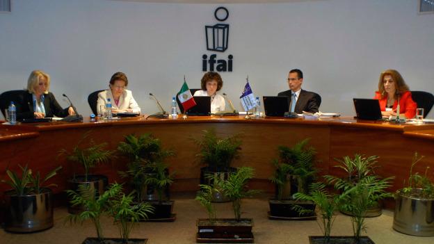 El IFAI indaga a la comisionada Arzt desde noviembre