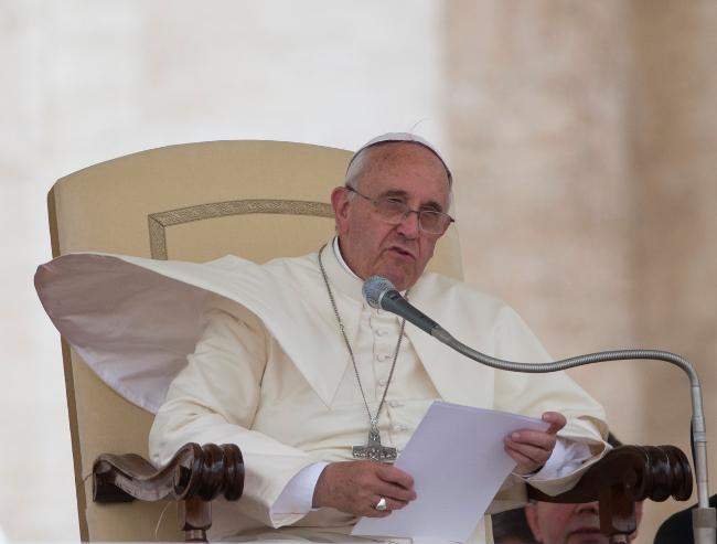 Papa pide perdón a víctimas de abusos sexuales cometidos por sacerdotes