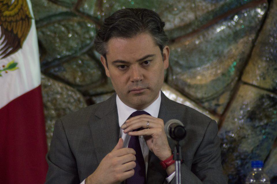 Osorio Chong dice que Aurelio Nuño sí participará en las negociaciones con la CNTE