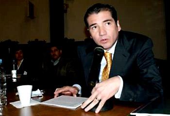 Se fuga ex jefe de finanzas de Moreira