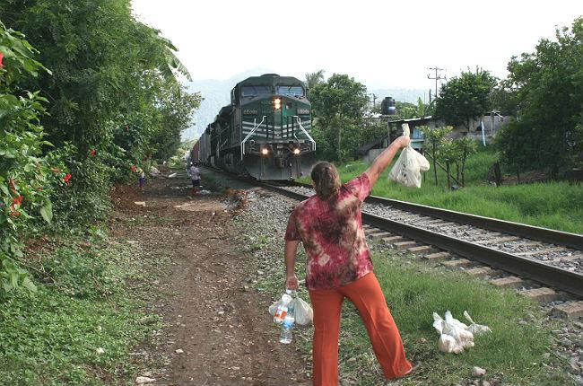 Las Patronas: 20 años de ayuda al migrante en 20 imágenes