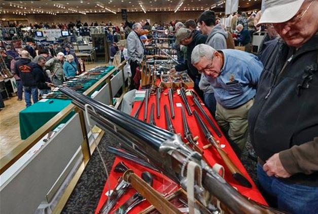 Senado EU rechaza medida para controlar compra de armas