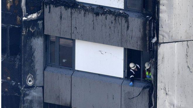 Bebé arrojado desde noveno piso es atrapado por transeúnte en Londres tras incendio