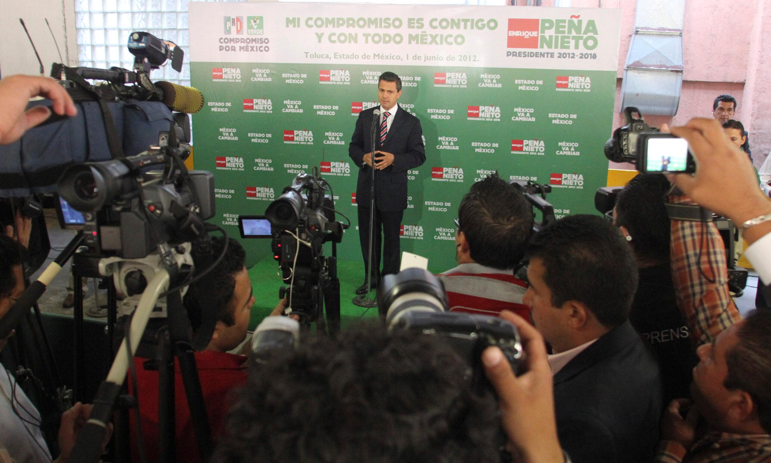 Peña Nieto ofrece a concesionarios de radio y TV modificar la Ley Electoral de 2007