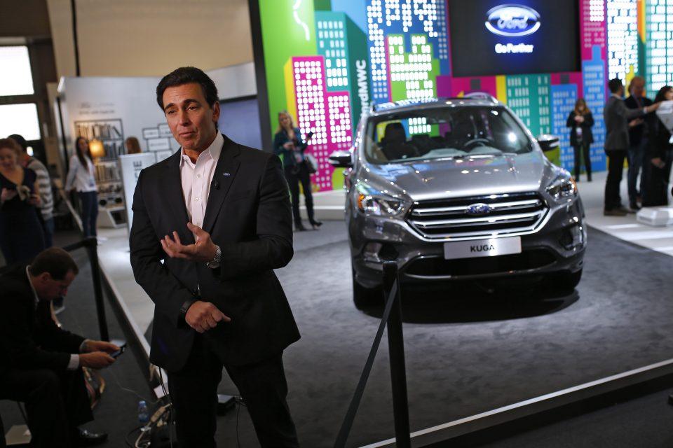 Ford desafía a Trump: insiste en su plan de mudar la producción de uno de sus autos a México