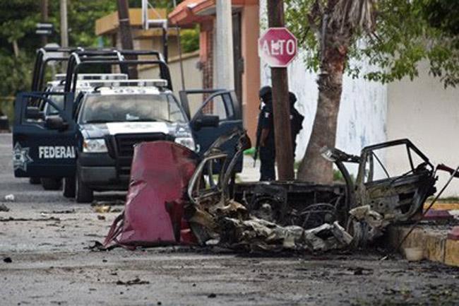 Incendian bar y estalla vehículo en Nuevo Laredo