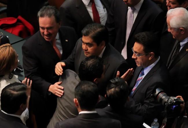 La austeridad de los senadores: reducen 100 pesos mensuales de su sueldo