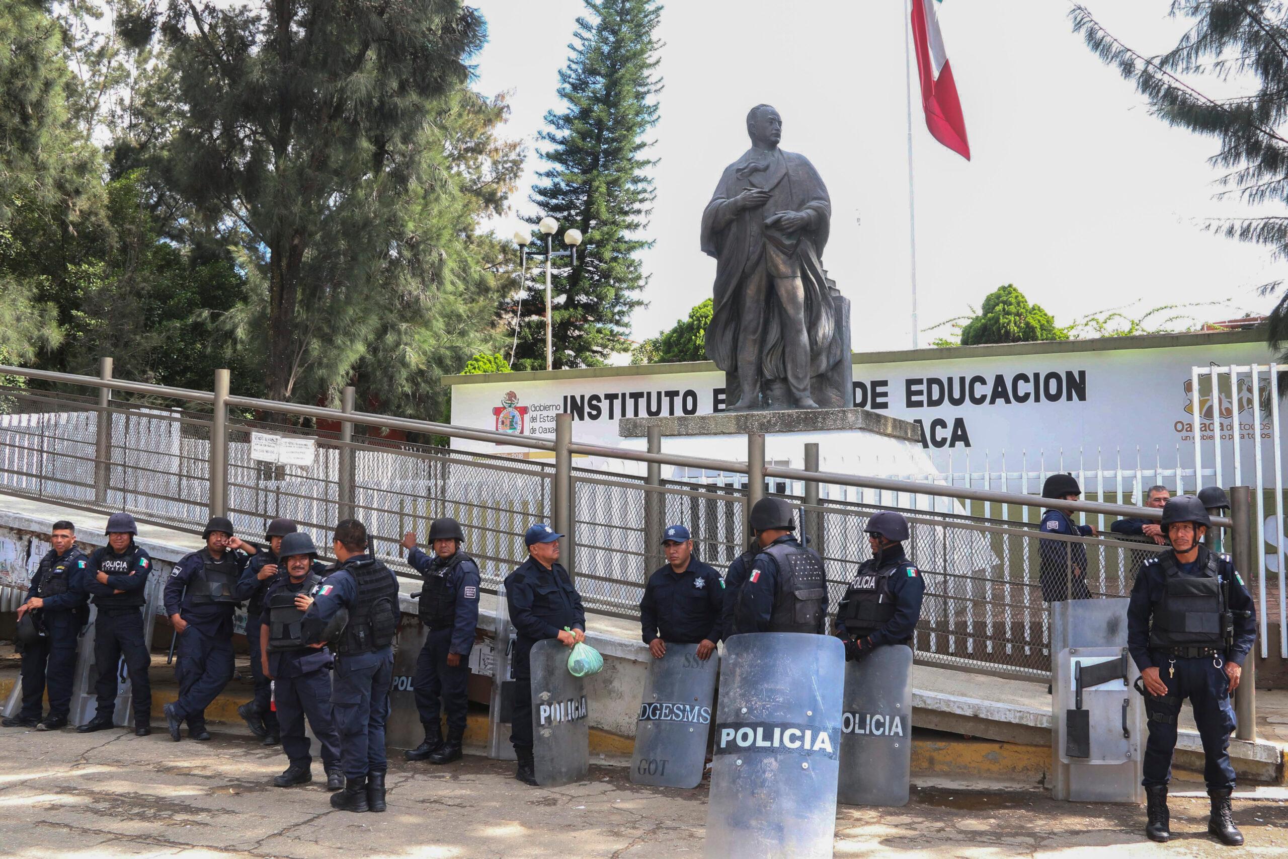 90 maestros de la CNTE regresan al IEEPO pese a la advertencia de la cúpula sindical
