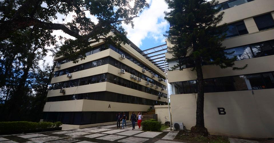 Aspirantes a la rectoría de la Universidad Veracruzana critican el estatus de la institución