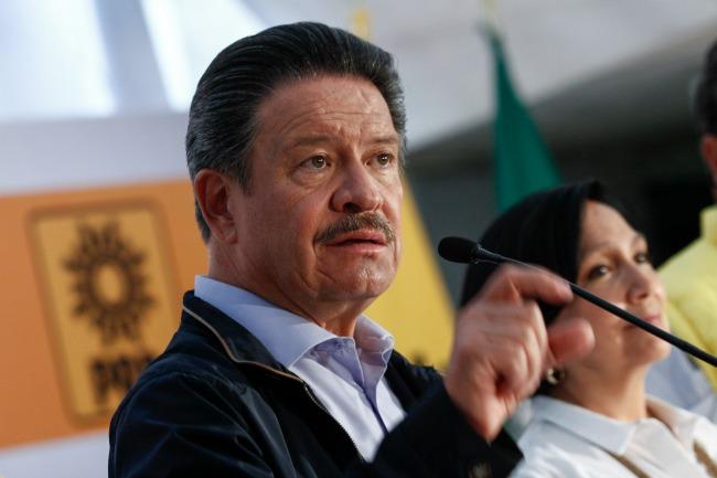 Navarrete no dejará la dirigencia del PRD, pese a los resultados de la elección 2015