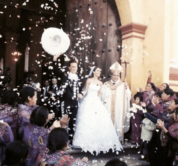 Gobernador de Chiapas, Manuel Velasco se casa con Anahí (a puerta cerrada)