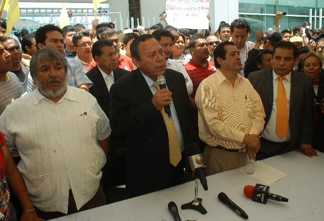 Postergan conteo de paquetes electorales en Neza