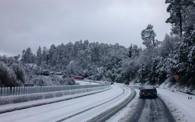 FOTOS: Después de casi 8 horas y tras nevada, reabre la autopista México-Puebla