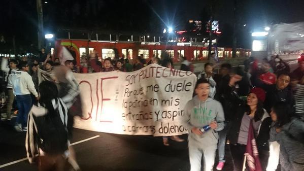 Estudiantes bloquean Insurgentes Norte; exigen liberación de detenidos en #1DMX