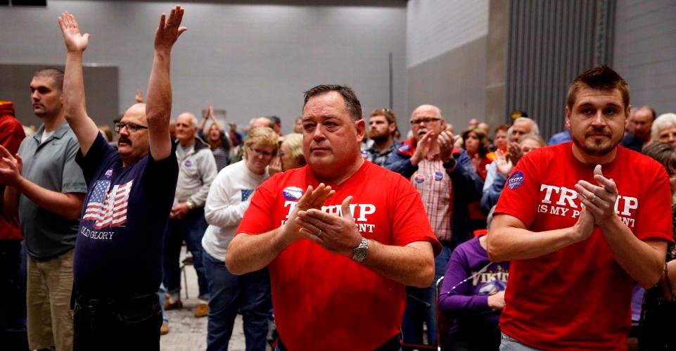 Mujeres y hombres blancos, y los que no tienen partido, dieron triunfo a Trump