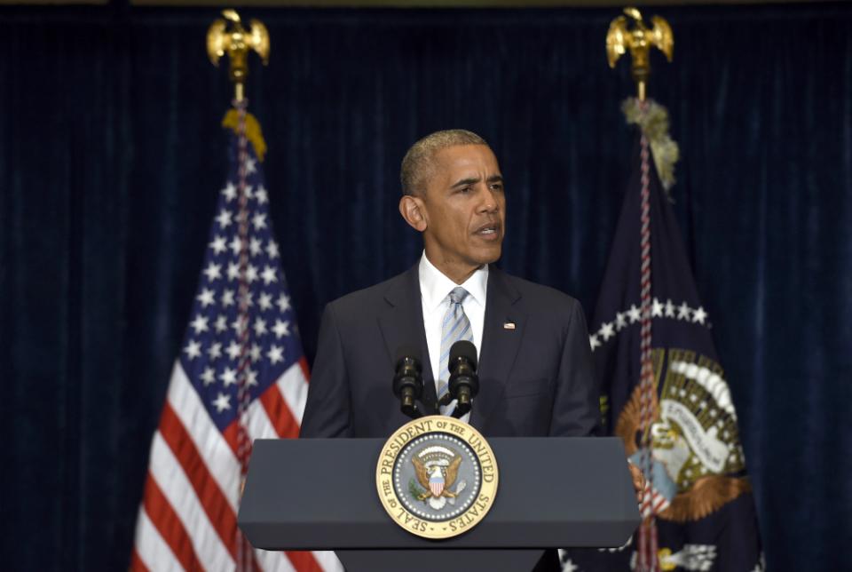 Obama pide a policía de EU eliminar la desigualdad de sus filas, tras asesinato de dos negros