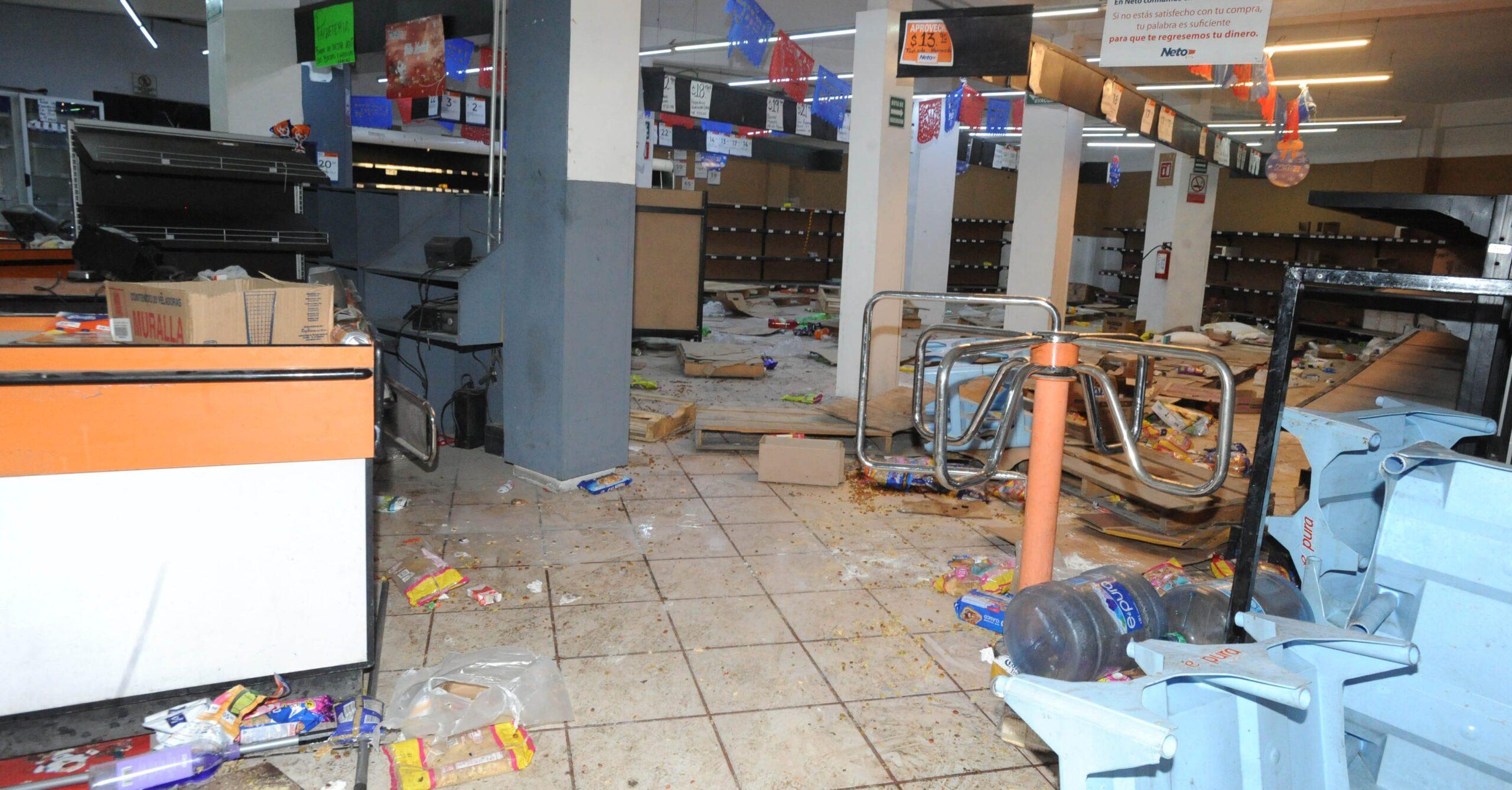 Se registran saqueos a supermercados en Ecatepec y Veracruz; hay 13 detenidos