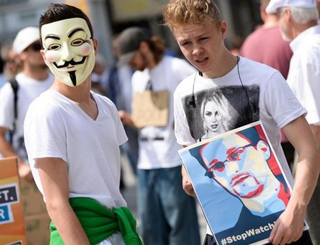 59% de los mexicanos cree que el gobierno los espía: Parametría