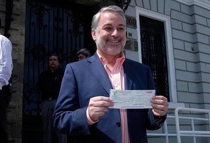 A días de irse, Gobernador de Jalisco pide nueva deuda