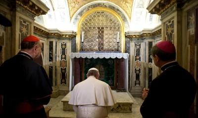 Papa Francisco, el primer Papa en visitar Necrópolis Vaticana