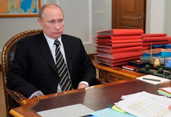 Putin gana presidencia en Rusia; observadores ven serio problemas