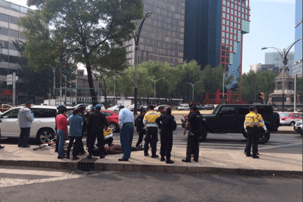 En menos de 12 horas, tres ciclistas atropellados en el DF; uno de ellos por un camión de granaderos en Reforma