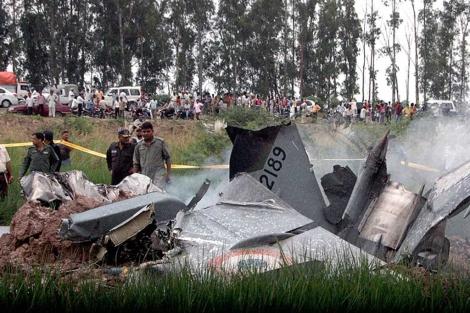 Se estrella avión en Rusia, mueren 36 pasajeros