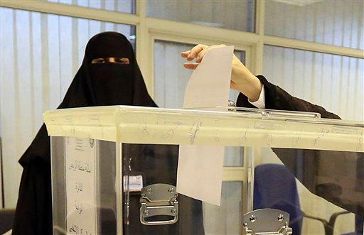Al menos 19 mujeres ganan elecciones por primera vez en la historia de Arabia Saudita