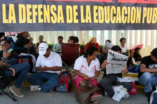 El gobierno federal toma el control de la educación en Oaxaca