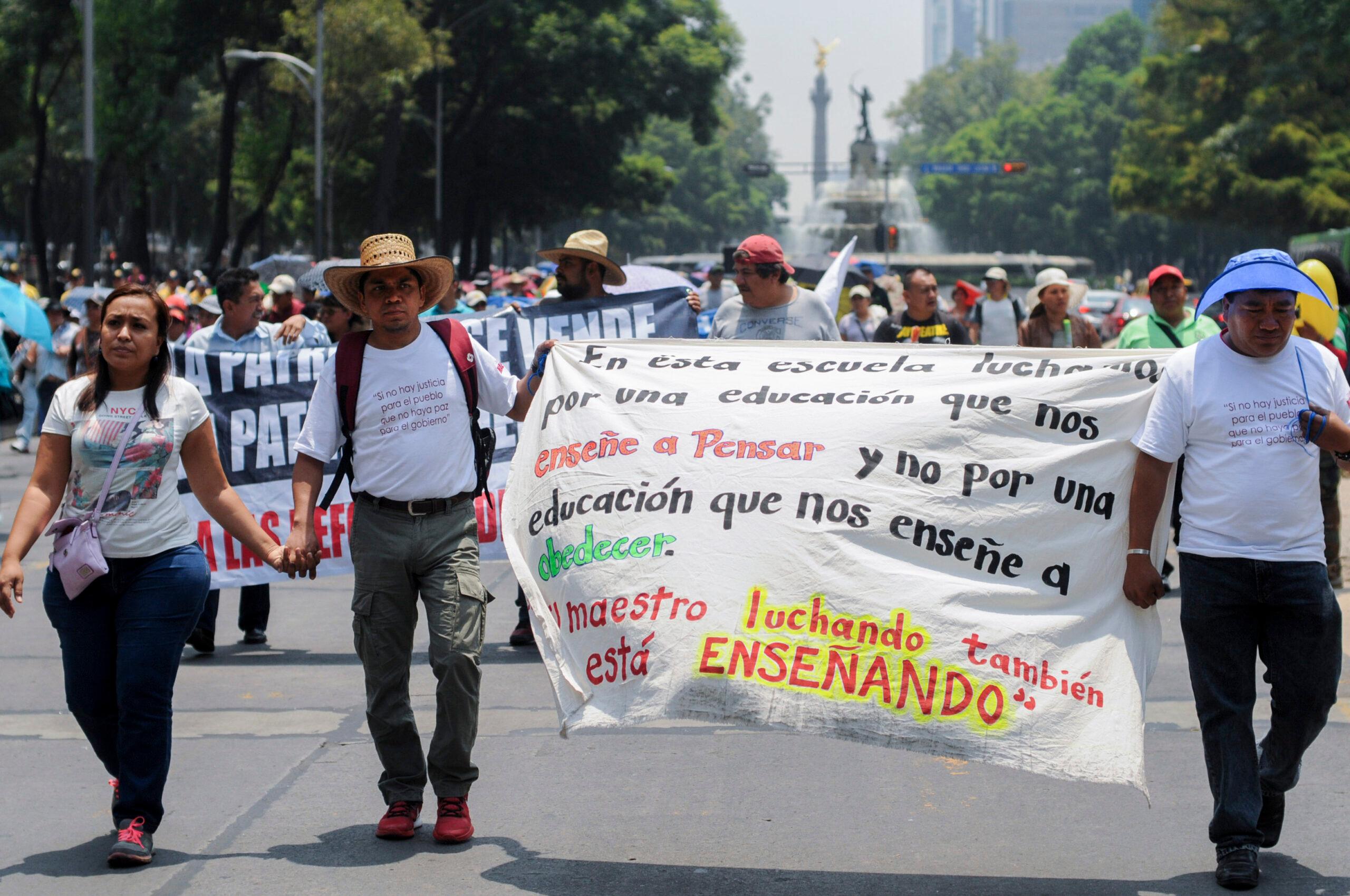 CNTE rechaza desaparición del IEEPO y exige una ley estatal de educación