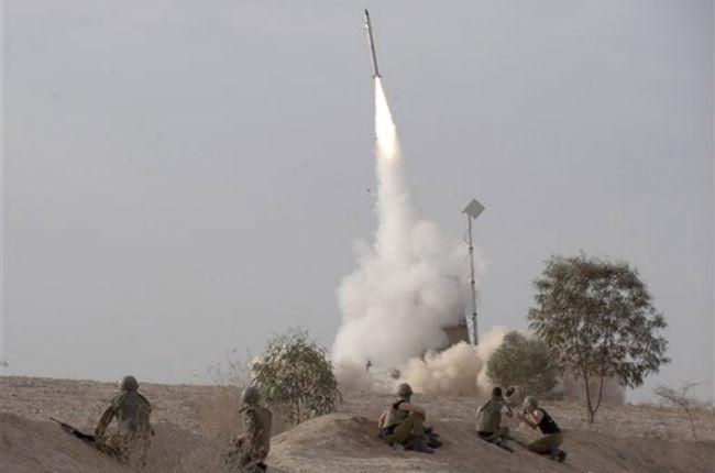 Israel lanza 200 ataques y mata a diez en Gaza