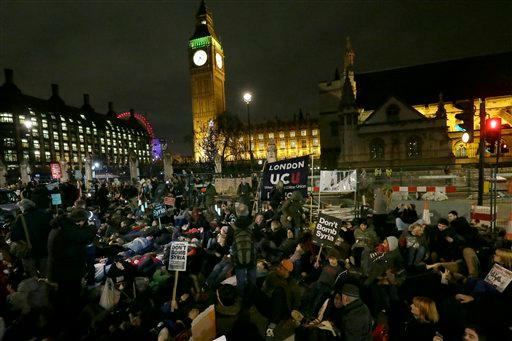 Reino Unido inicia bombardeos contra Estado Islámico en Siria