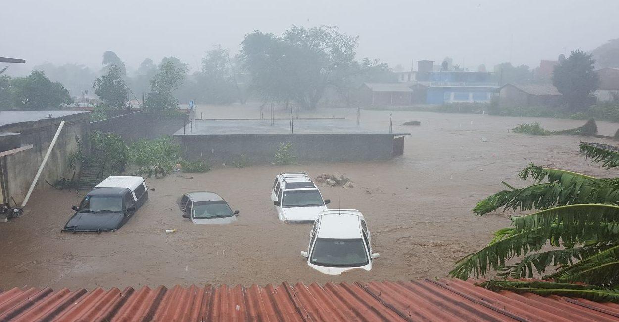 Max deja 600 casas dañadas y dos personas desparecidas en la Costa Chica de Guerrero