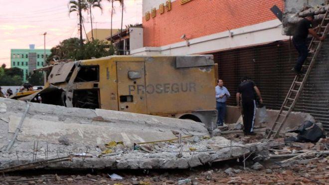 Armas de grueso calibre, explosivos y camionetas blindadas: así fue el robo del siglo en Paraguay