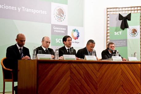 Cinco grupos de especialistas investigarán accidente de Blake: SCT