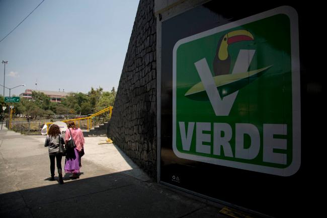 Proponen multa de 313 mdp a partidos por irregularidades en campañas; el Verde, el más sancionado