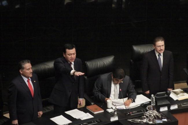 Si los partidos lo piden, verificaremos a sus candidatos para 2015: Osorio Chong, en comparecencia ante el Senado
