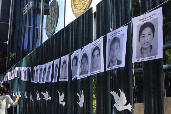 Ayotzinapa: La CNDH acusa a la PGR de no atender recomendaciones
