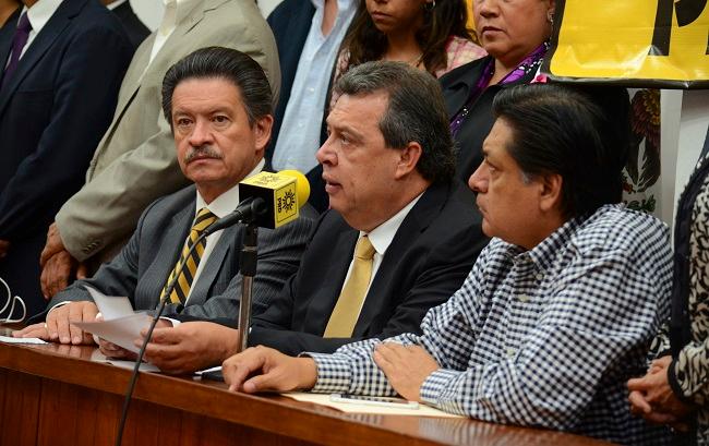 Ángel Aguirre pide licencia definitiva como gobernador de Guerrero