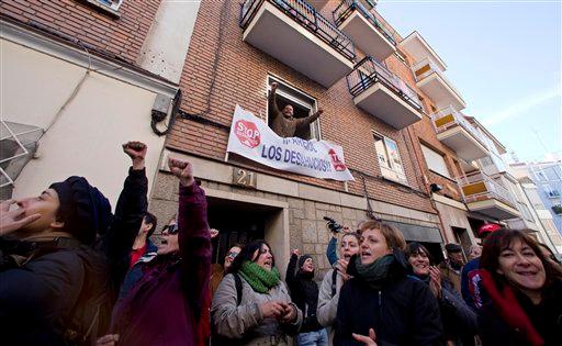 España promete dar residencia a extranjeros que compren casa