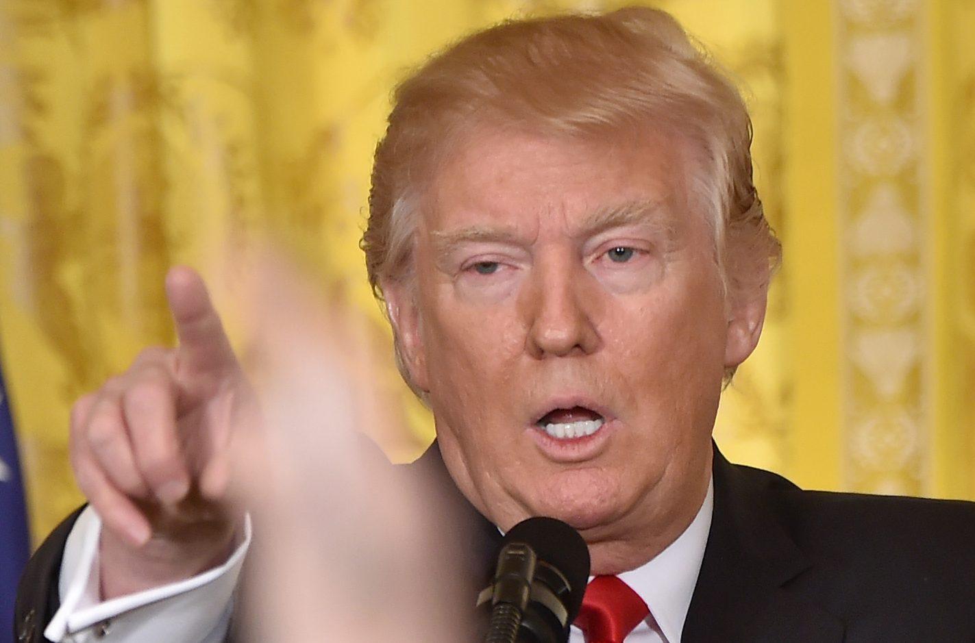 Trump va por segundo intento: la próxima semana emitirá un nuevo decreto antiinmigrante