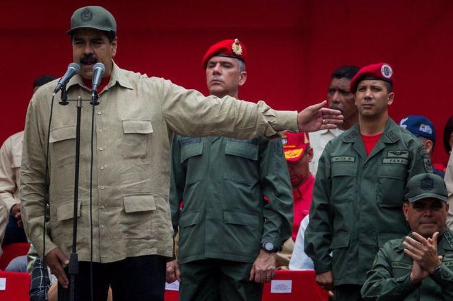 Maduro anuncia plan para expandir la milicia venezolana y garantizar un fusil a cada uno