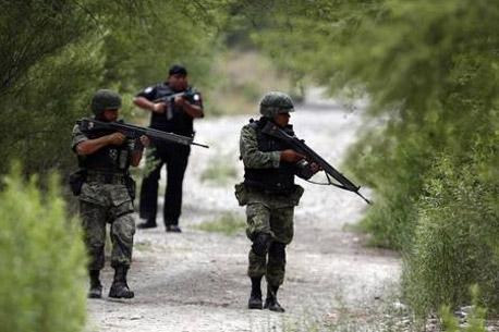 Detienen a 19 policías en San Luis Potosí