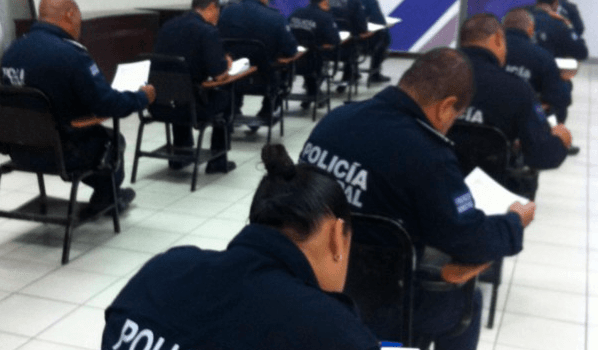 Ciudadanos evalúan y certifican (por primera vez) a policías en Ciudad Juárez