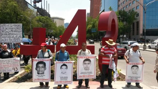 Ocho errores clave cometidos por la autoridad al investigar el caso Ayotzinapa (según la CNDH)