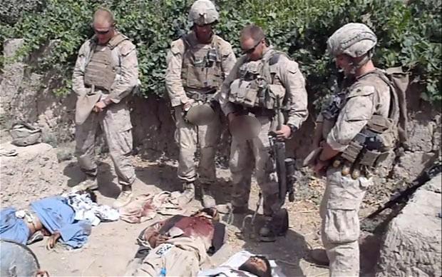 EU condena video donde marines orinan sobre talibanes muertos