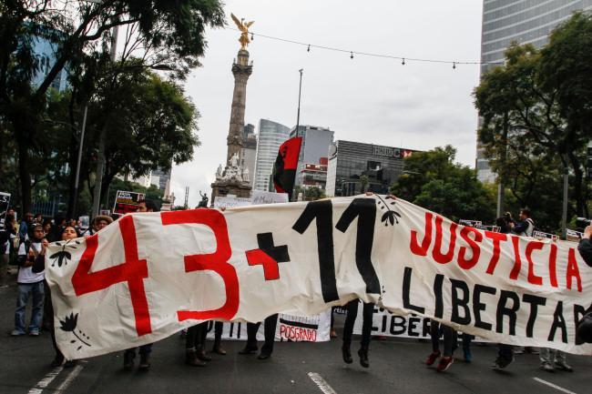 Por 2a ocasión marchan al Zócalo por los 11 detenidos del #20NovMx