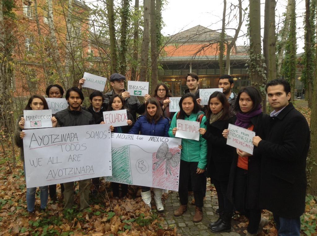 El mundo se solidariza con Ayotzinapa