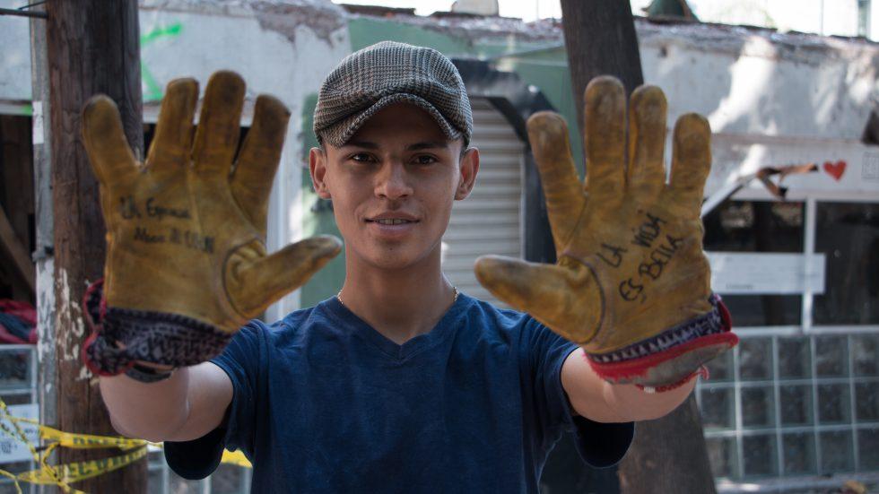 Trabajar o rescatar víctimas del 19S: Jerónimo eligió ayudar y se quedó sin empleo y equipo